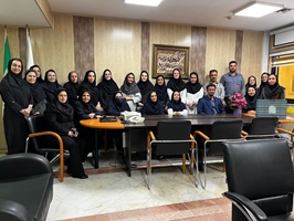 تبریک روز مدیر در بیمارستان آرش با حضور مسئولان بخشها